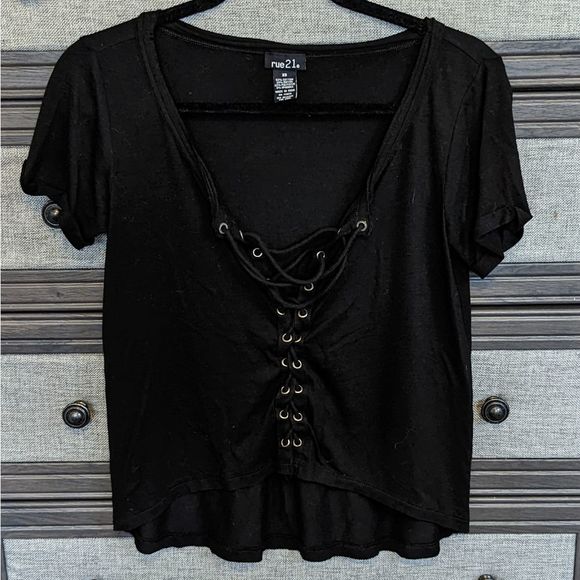 Rue21 Tops - Rue 21 Lace Front Cropped Top